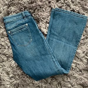 White House Black Market Skinny Flare Jeans Sz 4 Short Medium Wash 💐🌺🌷